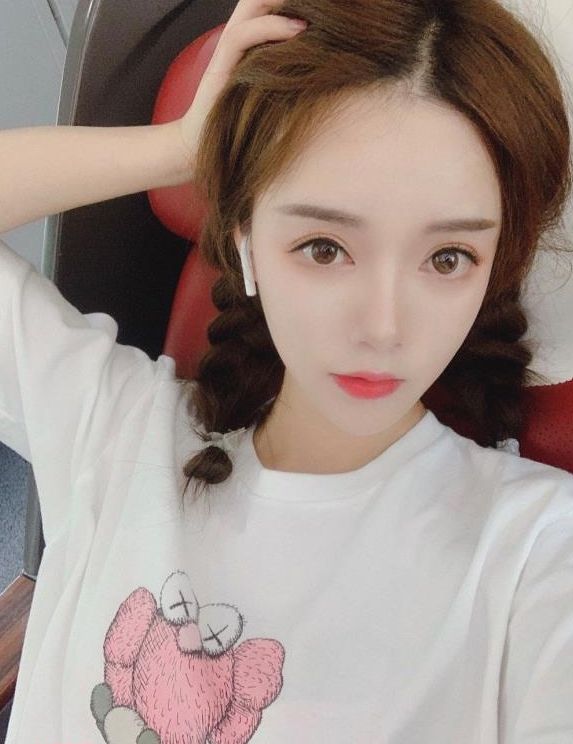 广州魅力彤彤小美女