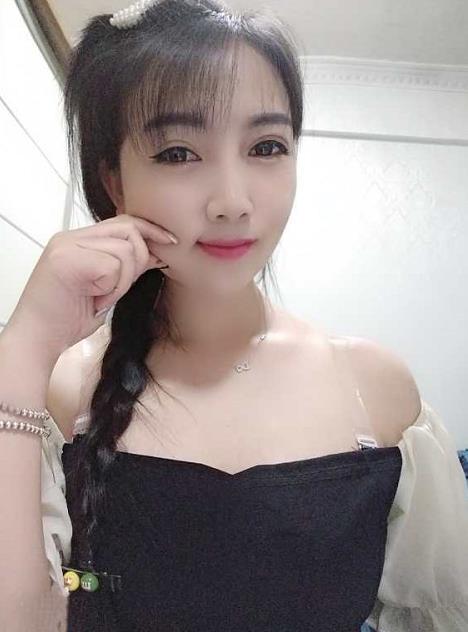 温柔可爱的小甜甜（会 she~吻）